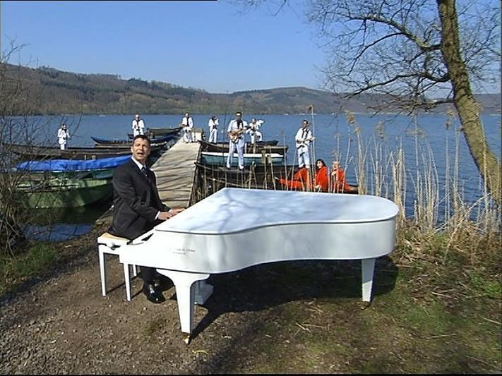 Hubby & SahneMixx 2005 am Laacher See in der Vulkaneifel.